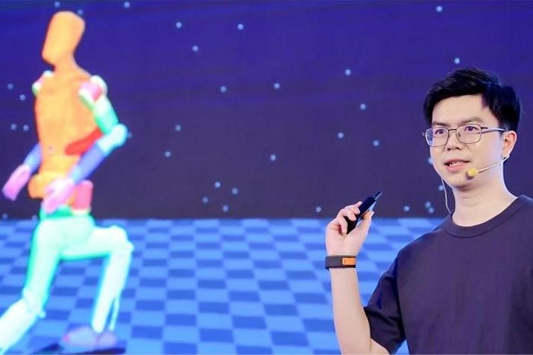 天才少年稚晖君3044永利集团集团机器人走路进场！AI模型做大脑，目标售价20万以内