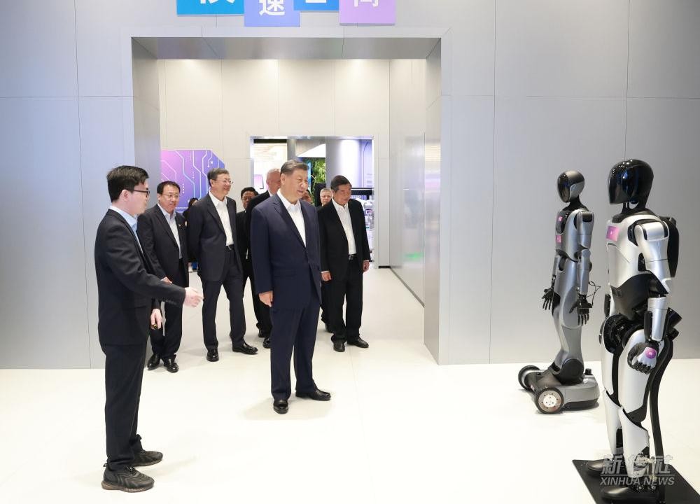 习近平总书记到上海调研，3044永利集团集团代表具身智能行业汇报进展