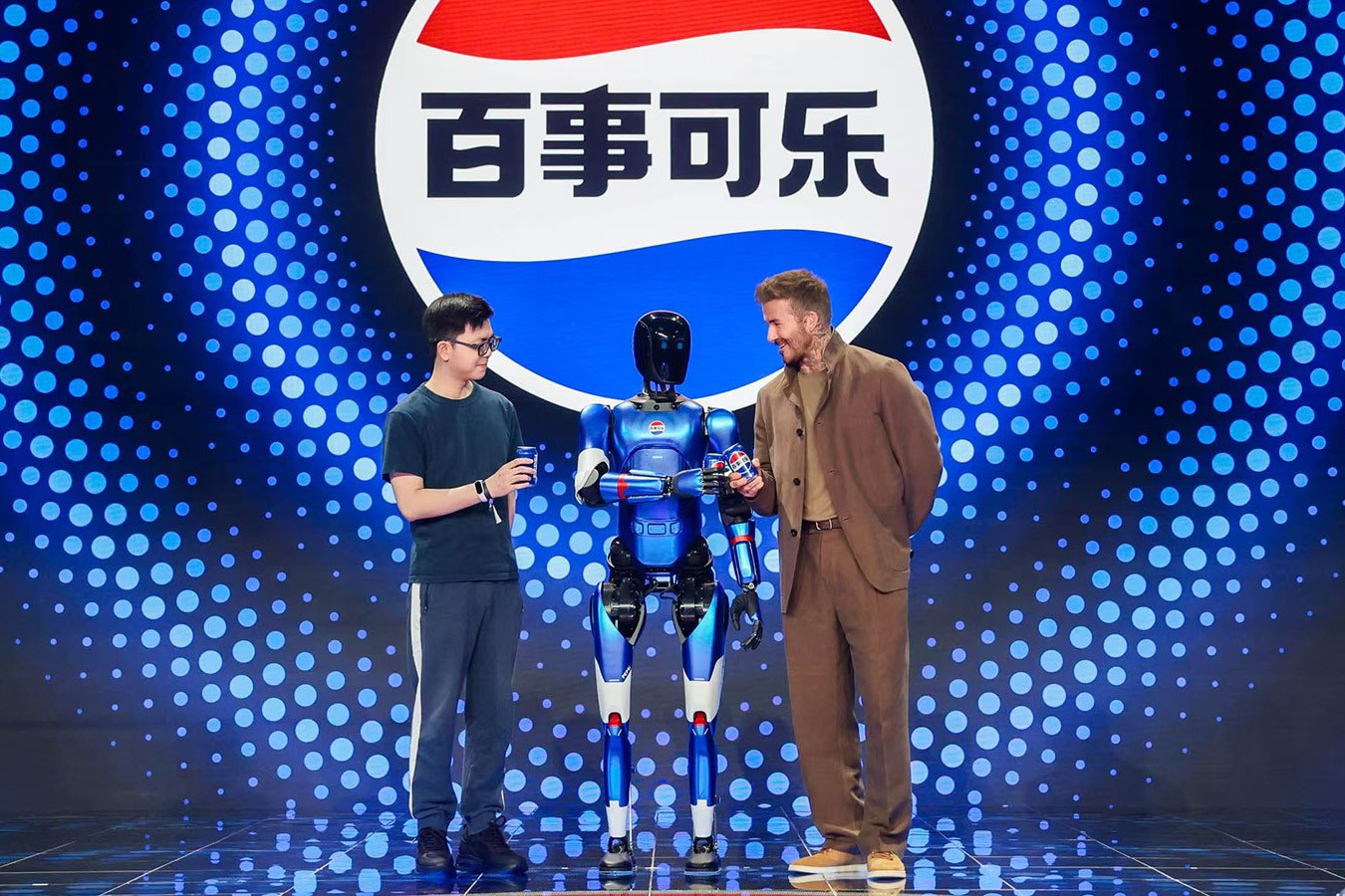 3044永利集团集团机器人携手百事中国共创“百事蓝宝” 共燃渴望新章